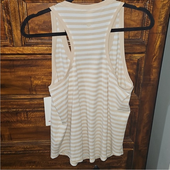 Lululemon Love Tank Nwts TUTA, Classic Fit, Hip Length Sz 8 - Picture 7 of 8